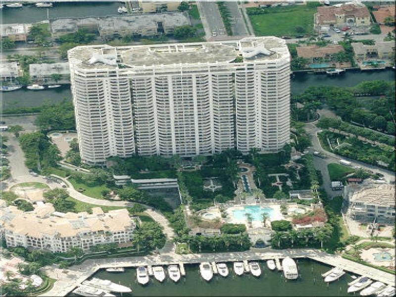 2000 Williams Island, Aventura property management