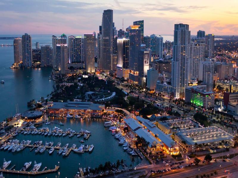 600 Miami World Center, Downtown Miami property management