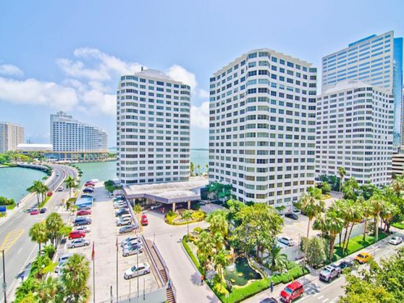 Four Ambassadors, Brickell property management